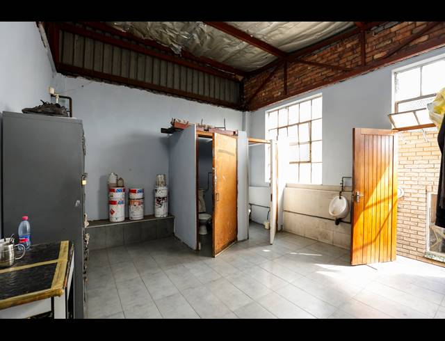 2,986M² WAREHOUSE FOR SALE IN SPRINGFIELD
